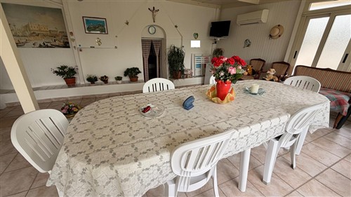 Trullo Con Alcove Con Bagno e Angolo Cottura.Terreno di 4.000 mq.